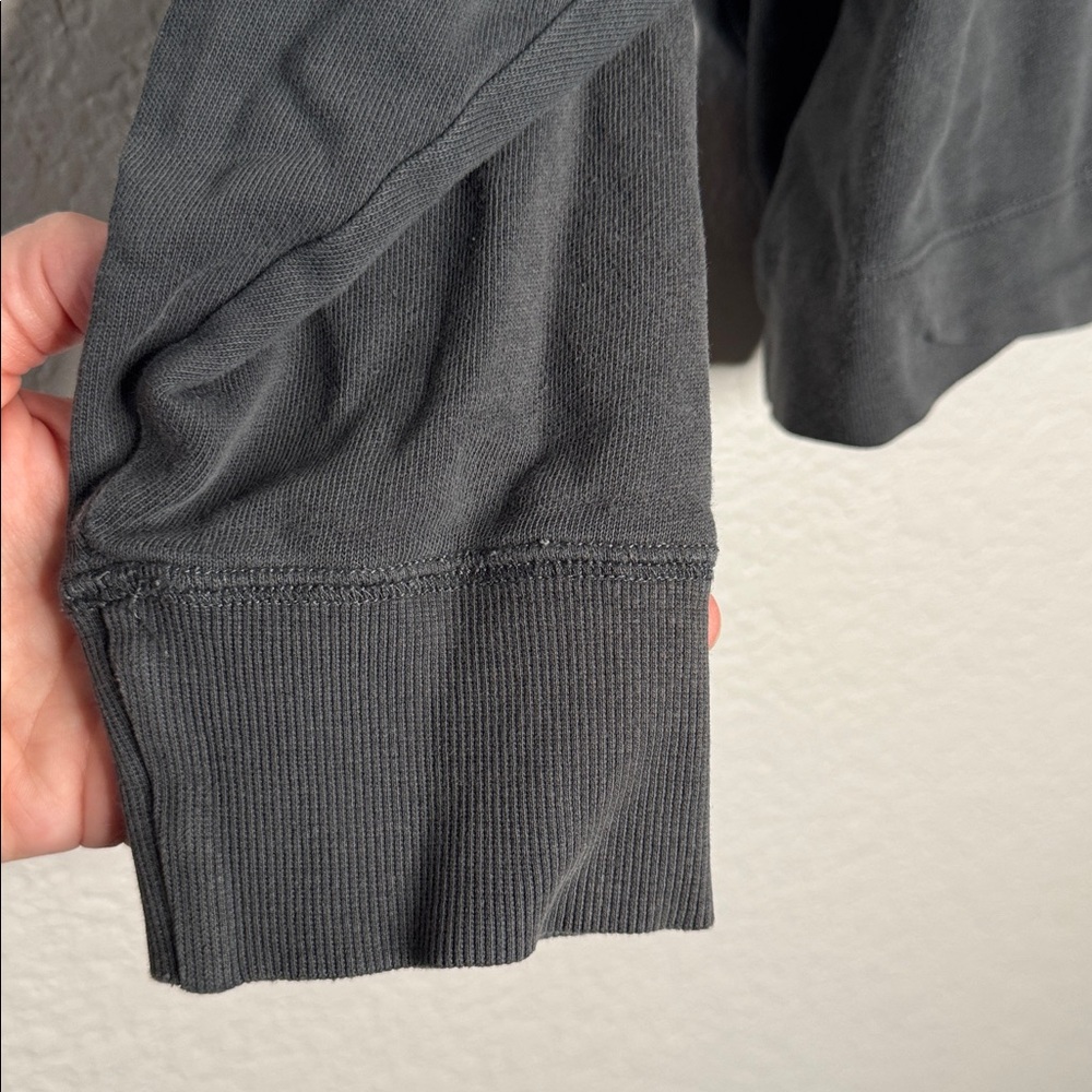 Vuori Sunnyside Crewneck Sweatshirt Charcoal Cropped Pullover Oversized L XL - Picture 7 of 7